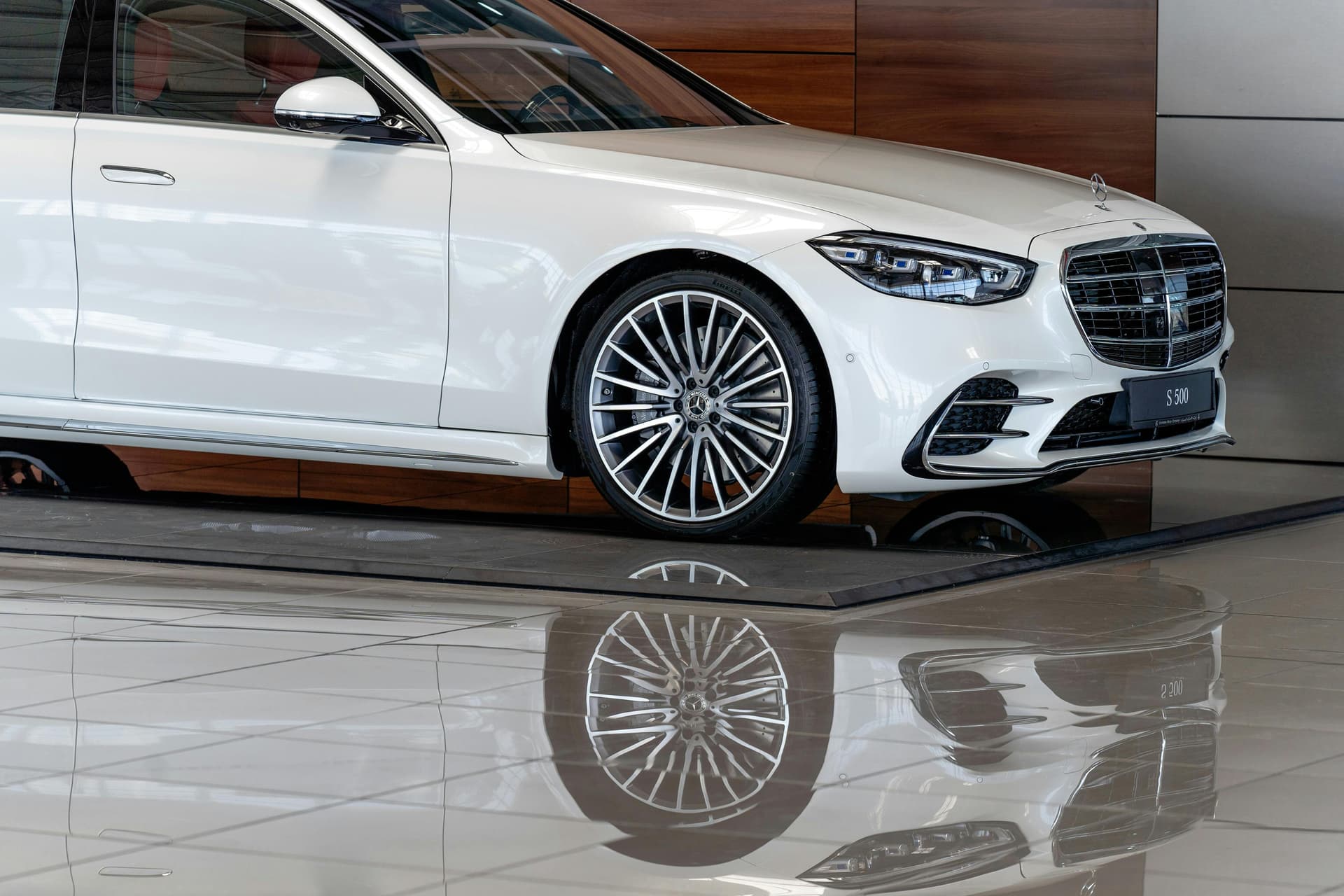 Car showroom cleaning service London